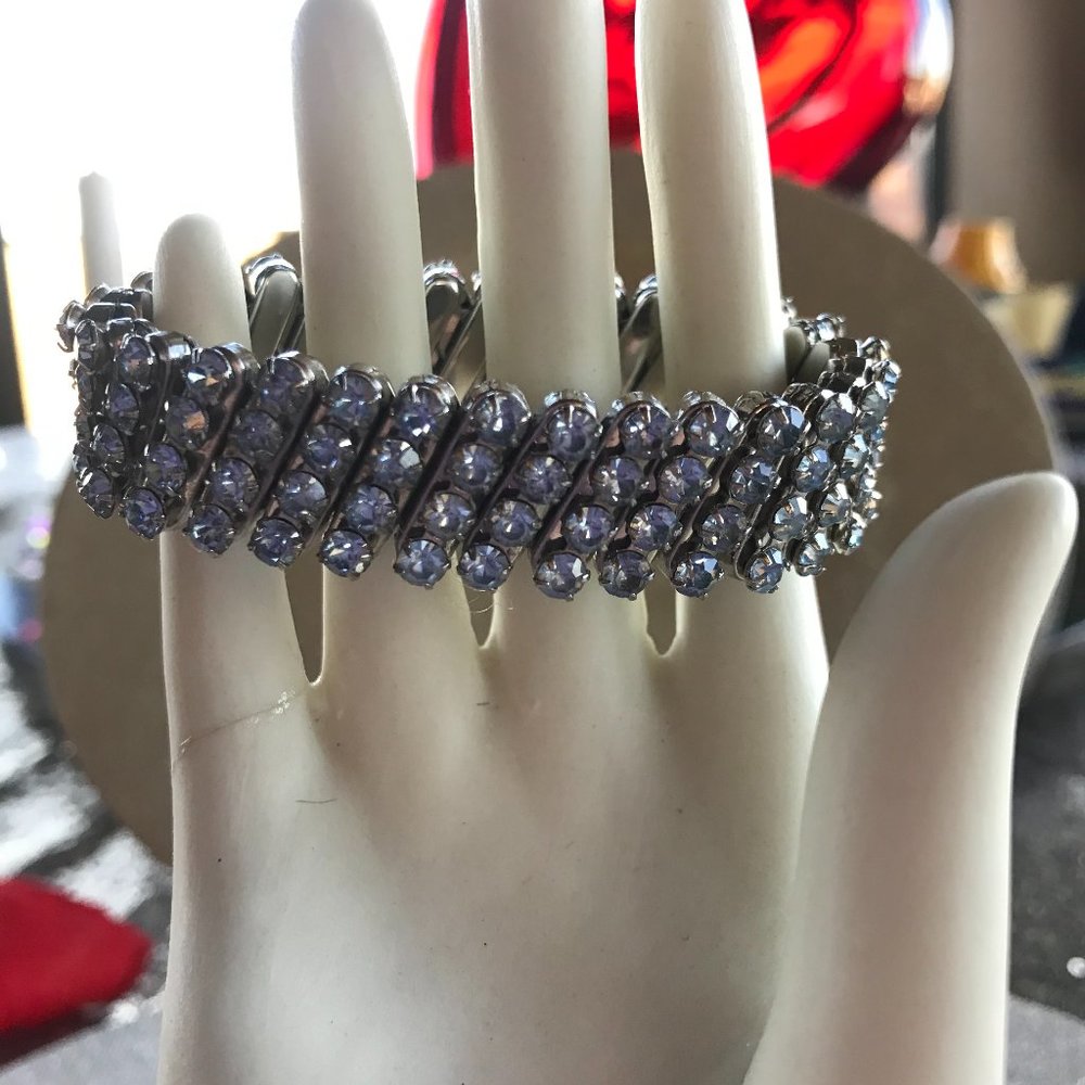 VINTAGE BLUE RHINESTONE EXPANDABLE BRACELET